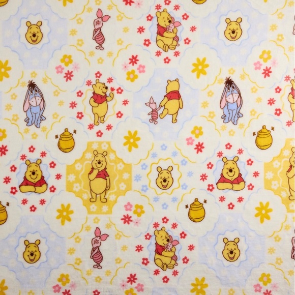 Disney Winnie the Pooh Oversized Plush Throw Blanket 5x6 ft - Picture 2 of 9
